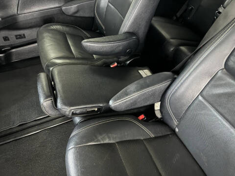 2018 Toyota Sienna SE Premium 8-Passenger