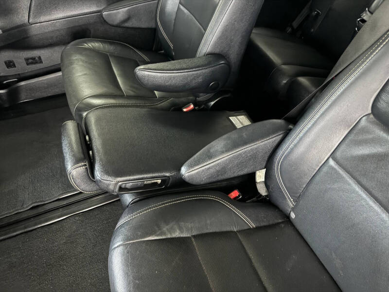 2018 Toyota Sienna SE Premium 8-Passenger