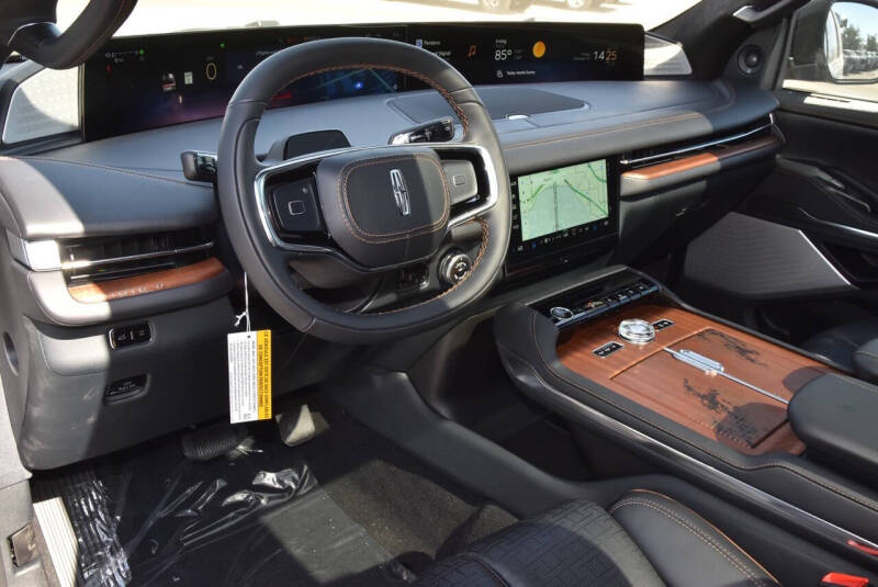 2025 Lincoln Navigator L Black Label