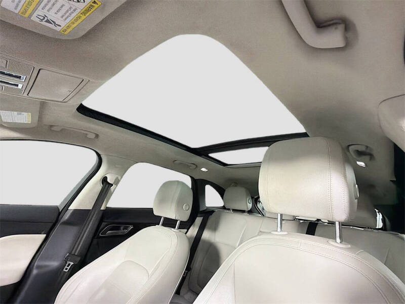 2020 Jaguar F-PACE 25t Prestige