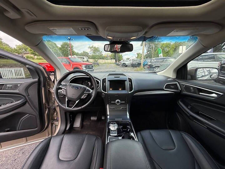 2020 Ford Edge Titanium