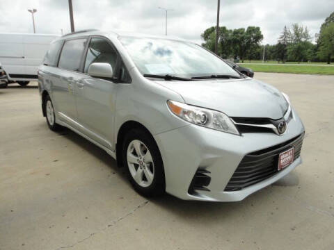2020 Toyota Sienna LE 7-Passenger Auto Access Seat