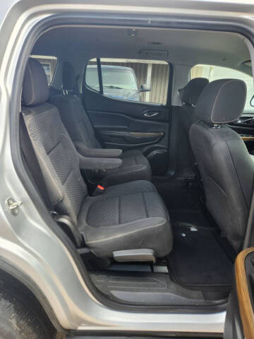 2017 GMC Acadia SLE-2