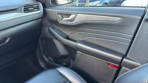 2021 Ford Escape Titanium