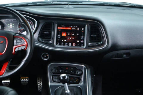 2016 Dodge Challenger 392 HEMI Scat Pack Shaker