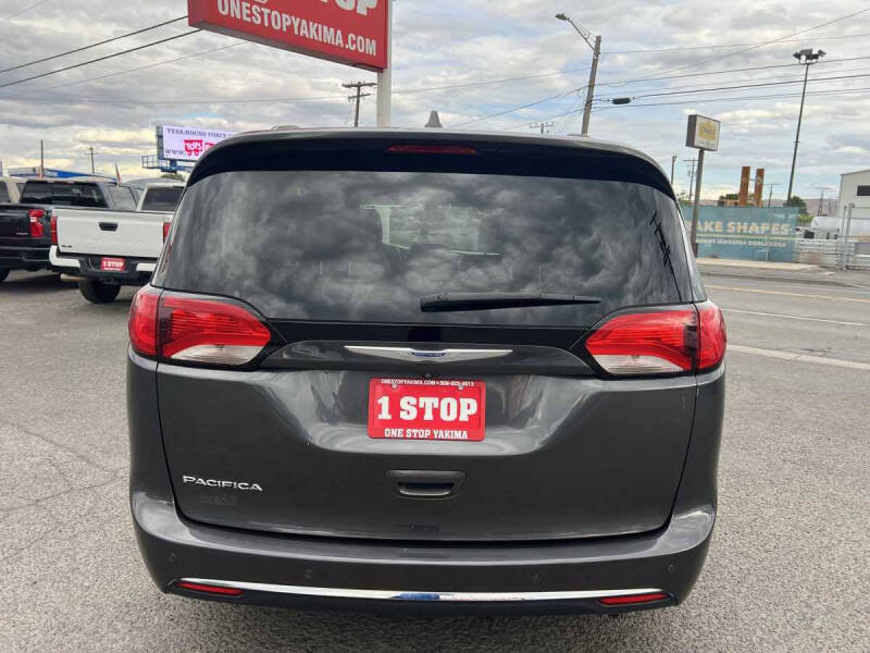 2020 Chrysler Pacifica Touring L