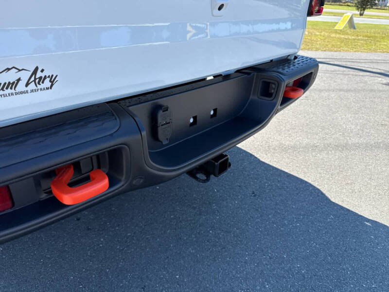 2025 Jeep Gladiator Mojave X