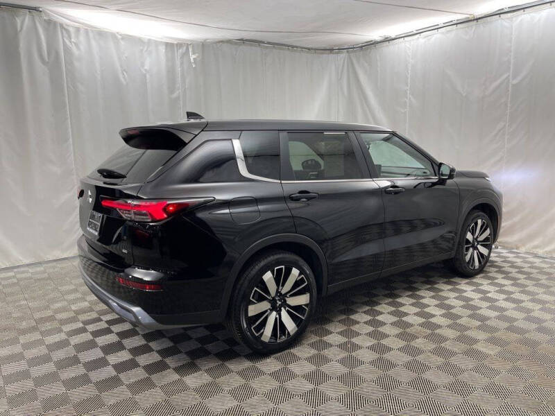 2025 Mitsubishi Outlander SE