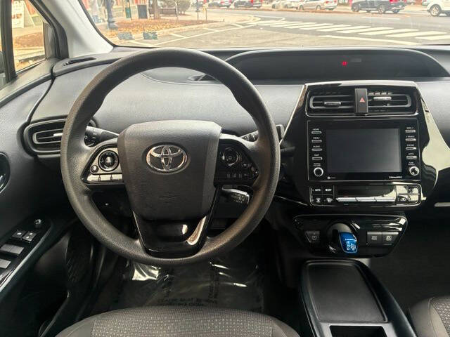 2022 Toyota Prius LE