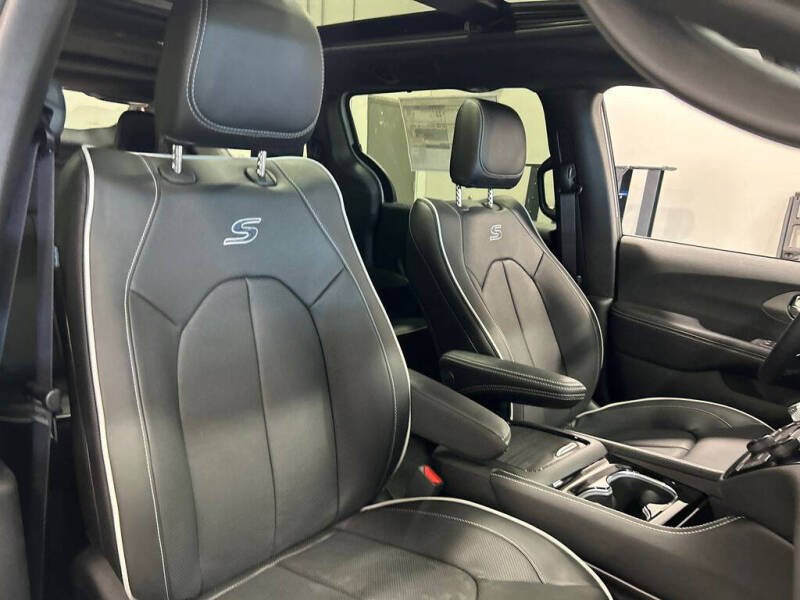 2027 Chrysler Pacifica Limited