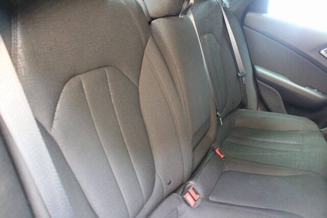 2016 Chrysler 200 LX