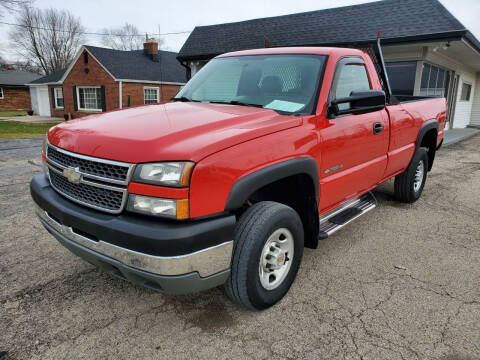 2005 Chevrolet Silverado 2500HD for sale at ALLSTATE AUTO BROKERS in Greenfield IN