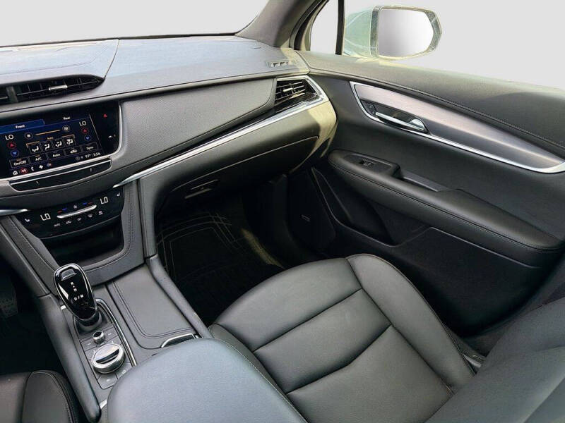 2024 Cadillac XT6 Luxury