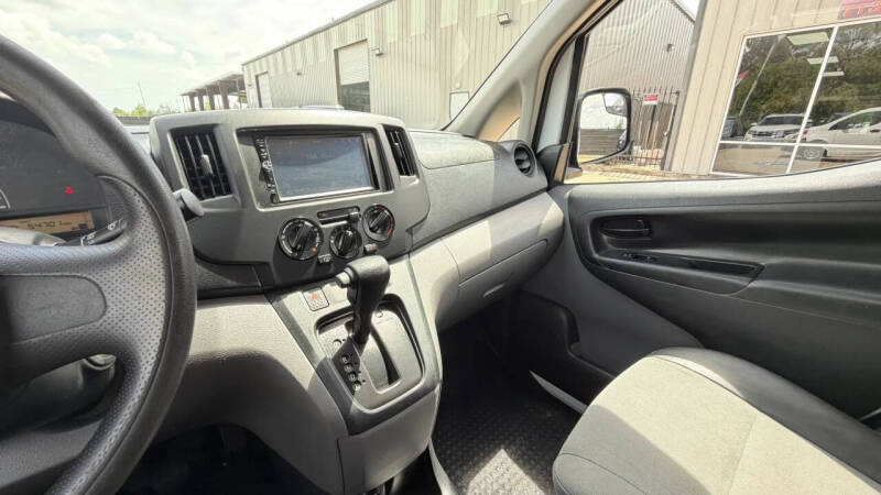 2017 Nissan NV200