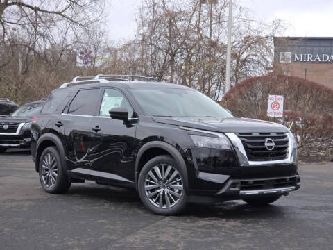 2025 Nissan Pathfinder SL