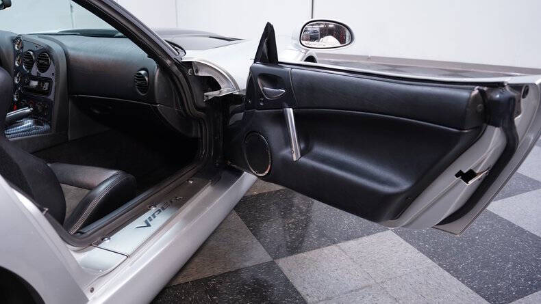 2005 Dodge Viper SRT-10