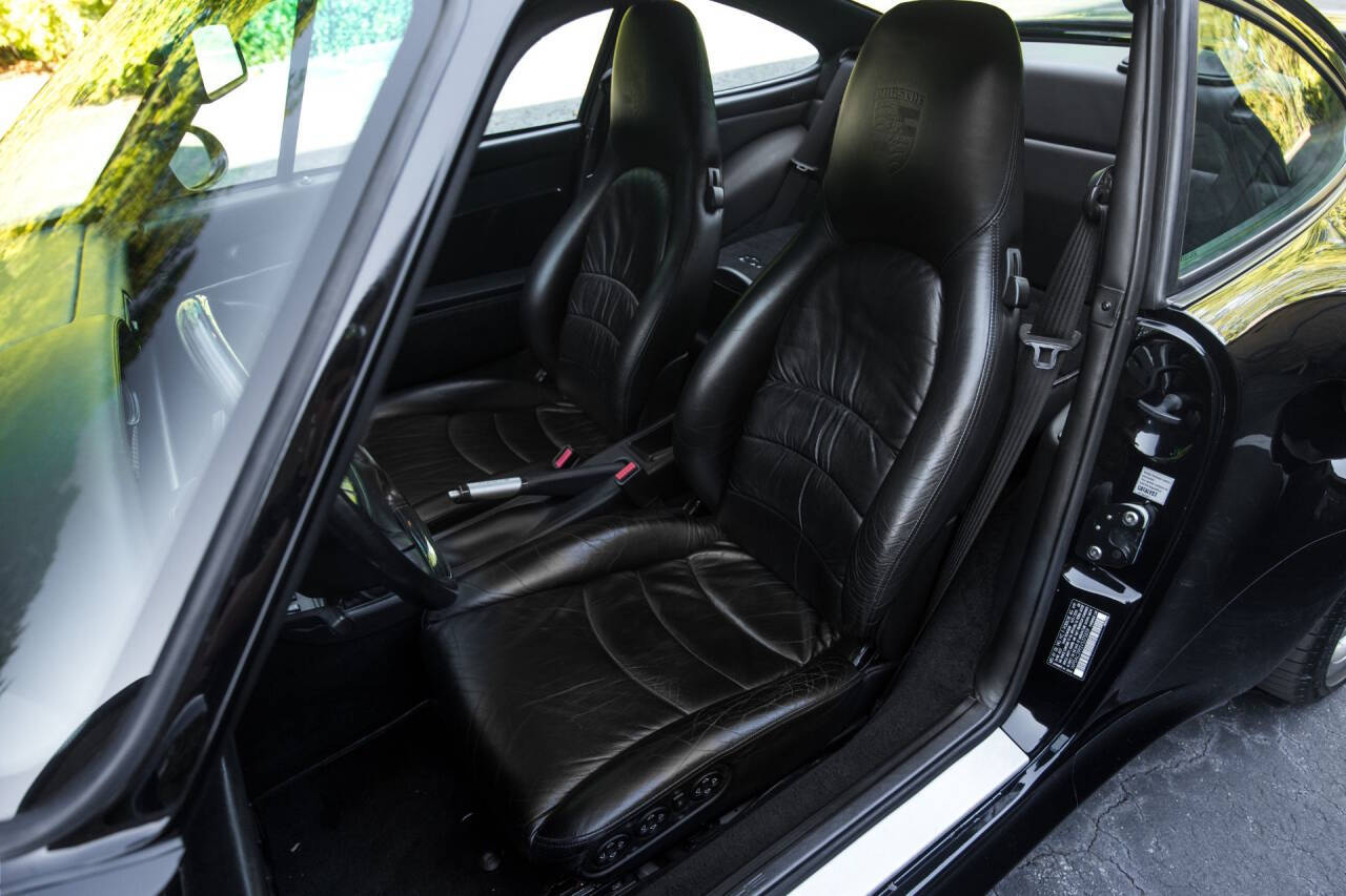 1997 Porsche 911 13