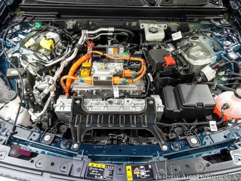 2025 Cadillac LYRIQ Luxury 2