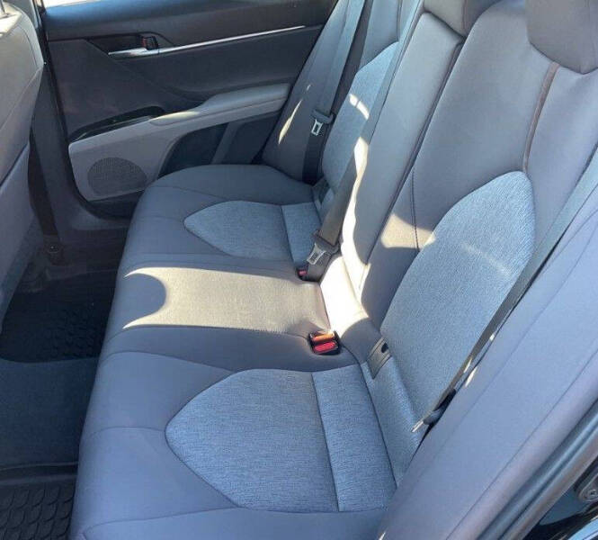 2020 Toyota Camry Hybrid LE