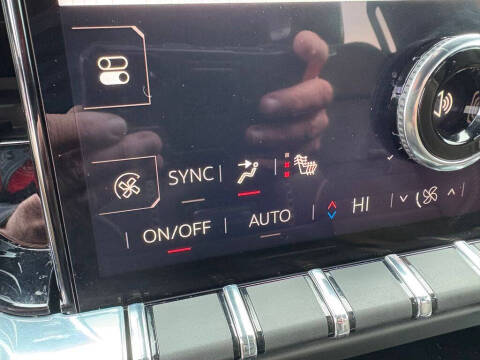 2025 GMC Yukon Denali Ultimate