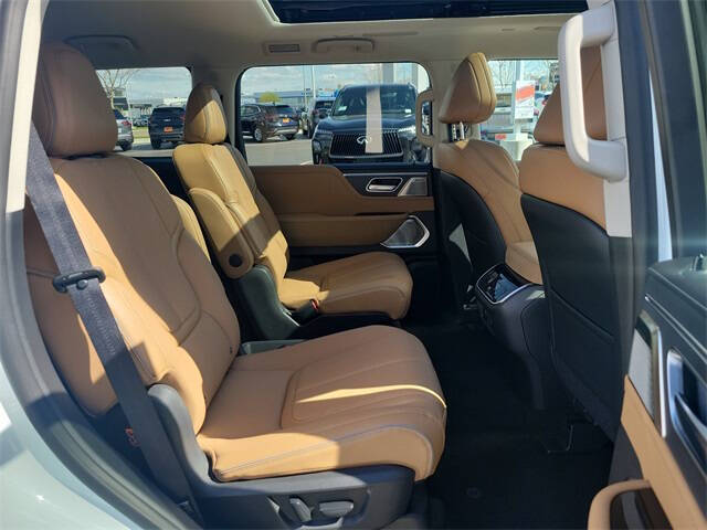 2025 Infiniti QX80 Sensory