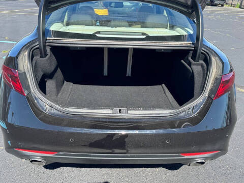 2017 Alfa Romeo Giulia Ti