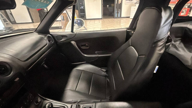 2000 Mazda MX-5 Miata