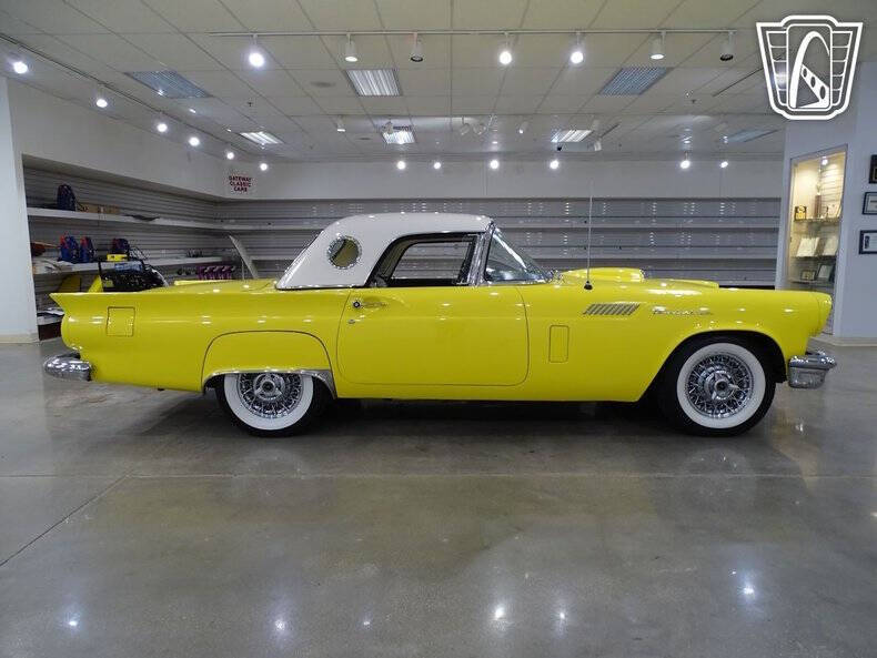 1957 Ford Thunderbird