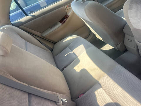2005 Toyota Corolla LE