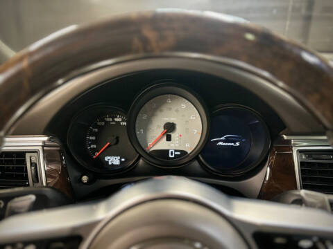 2015 Porsche Macan S