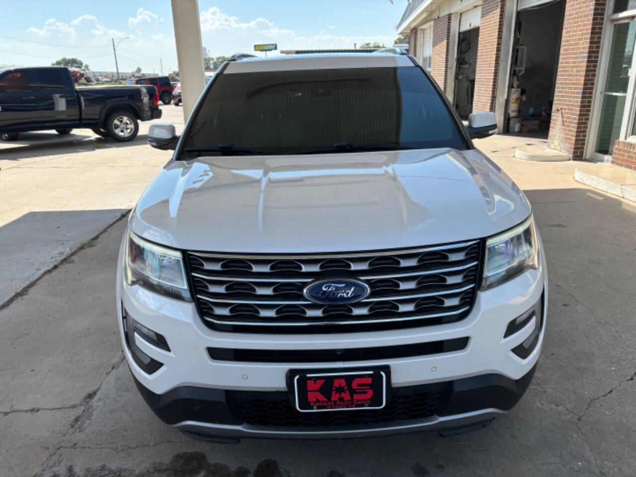 2017 Ford Explorer for sale at Kansas Auto Sales in Ulysses, KS