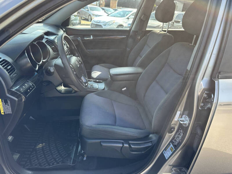 2011 Kia Sorento LX