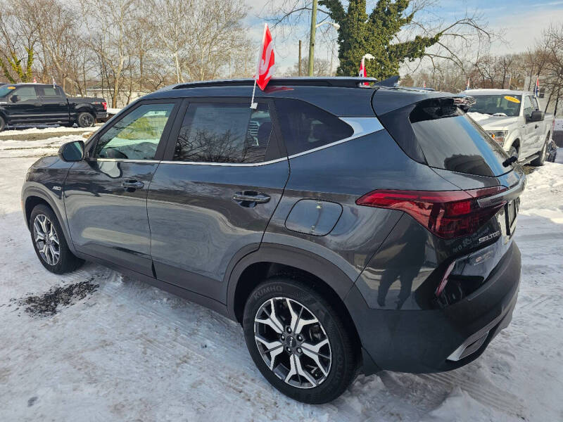 2022 Kia Seltos EX