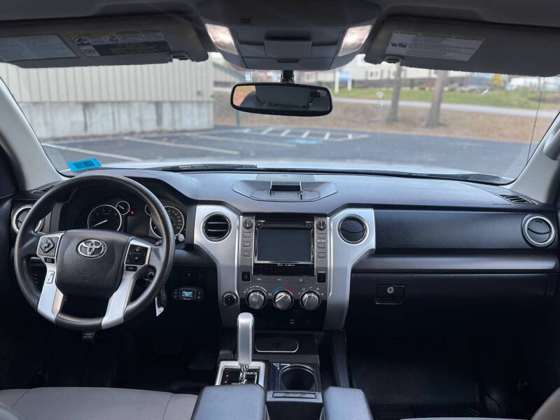 2017 Toyota Tundra SR5