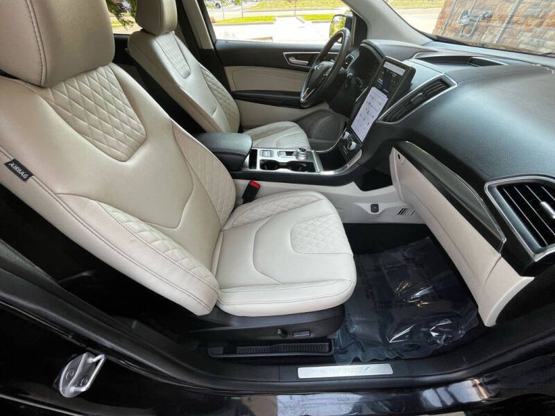 2023 Ford Edge Titanium