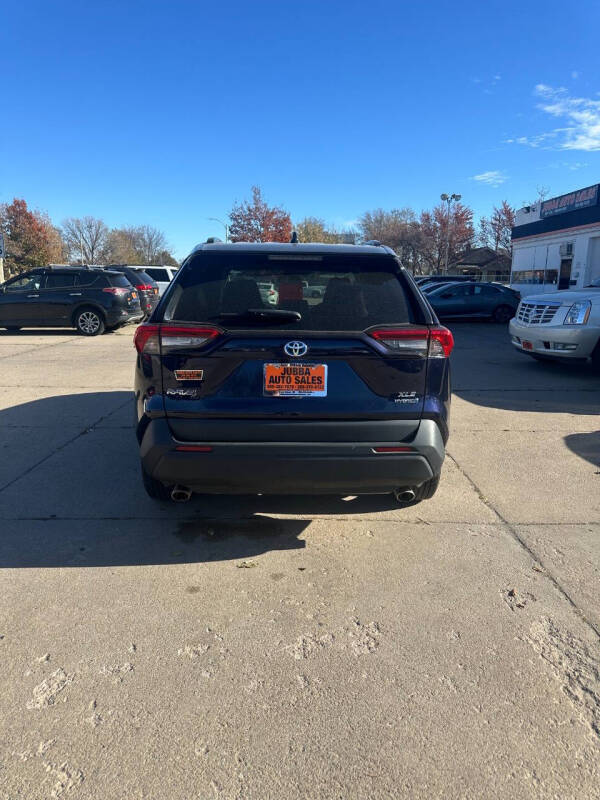 2021 Toyota RAV4 Hybrid XLE