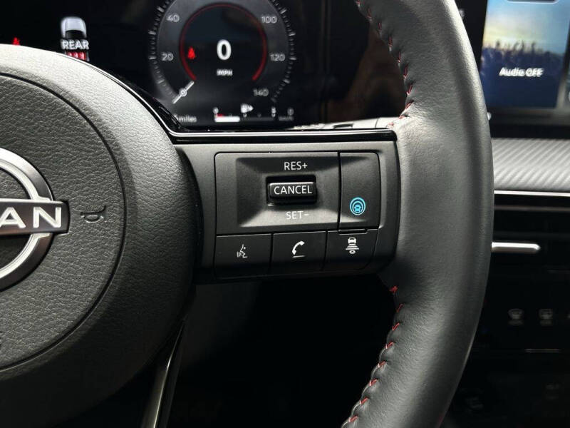 2025 Nissan Kicks SR