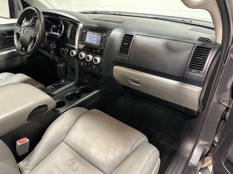 2018 Toyota Sequoia SR5