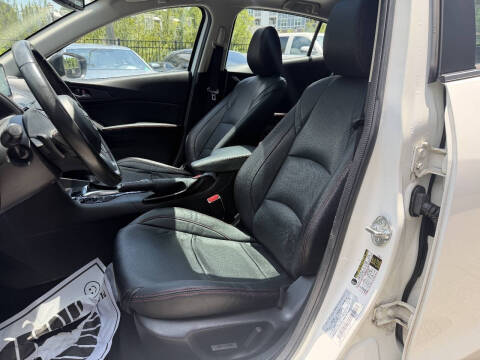 2015 Mazda MAZDA3 s Grand Touring