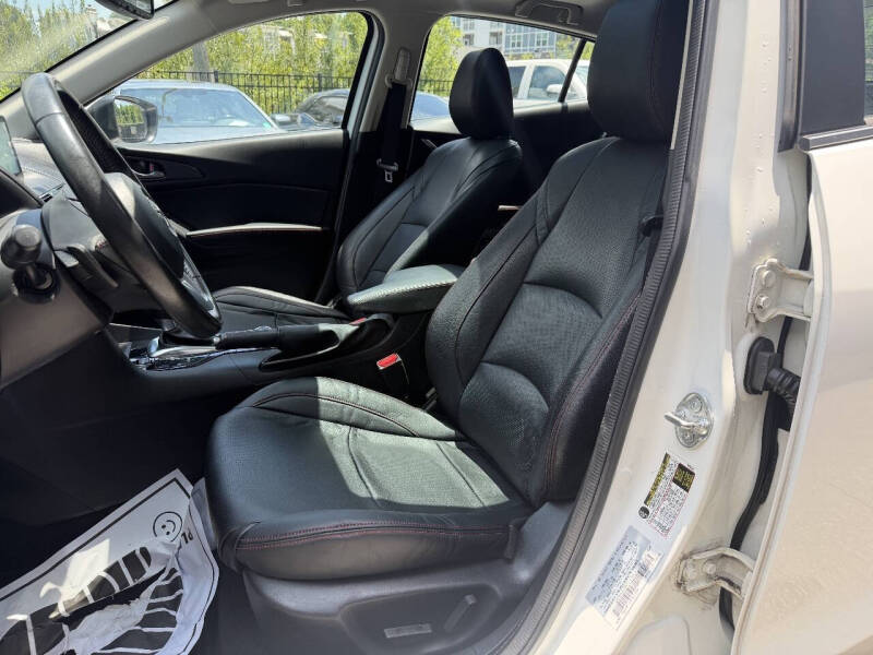 2015 Mazda MAZDA3 s Grand Touring