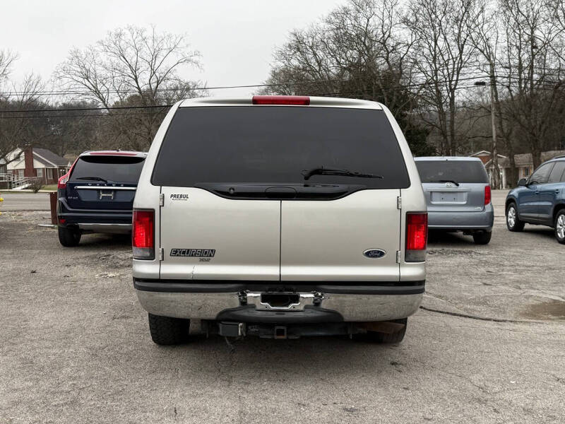 2005 Ford Excursion XLT