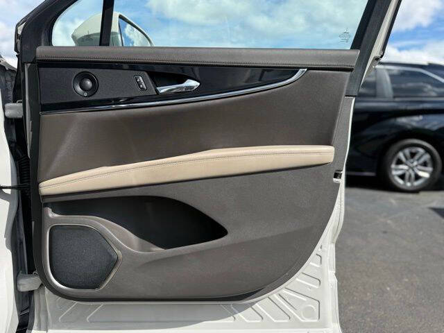 2022 Lincoln Nautilus Reserve