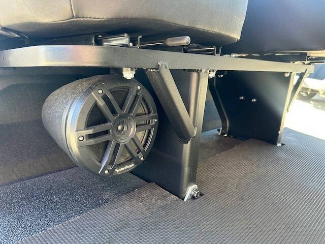 2024 GEM e6 Passenger LSV Electric