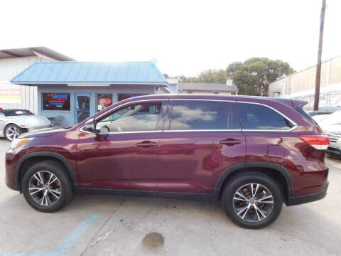 2019 Toyota Highlander LE