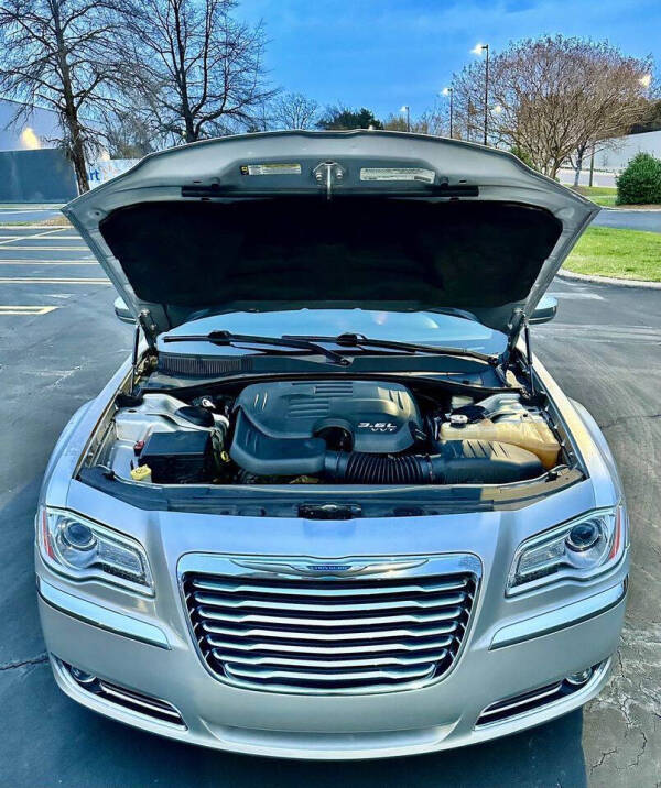 2012 Chrysler 300 Limited