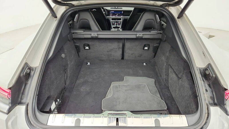 2022 Porsche Panamera 4 E-Hybrid Platinum Edition