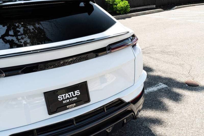 2024 Lamborghini Urus Performante