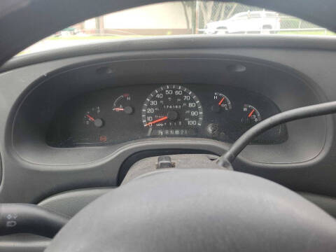 2003 Ford E-Series E-250