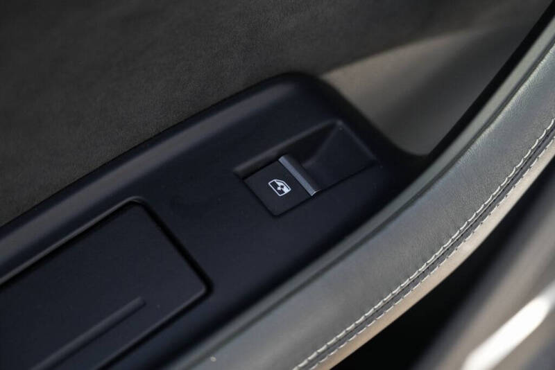 2022 Audi SQ7 4.0T quattro Premium Plus