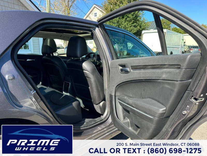 2017 Chrysler 300 Limited